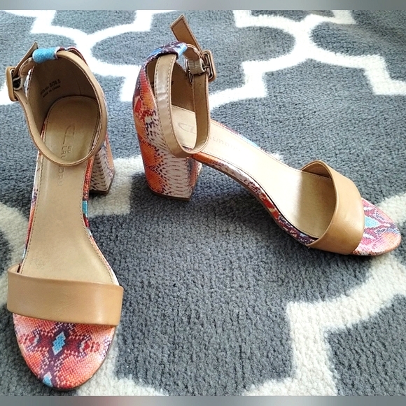 Snake Print/Python Pattern Block Heels - Picture 1 of 16